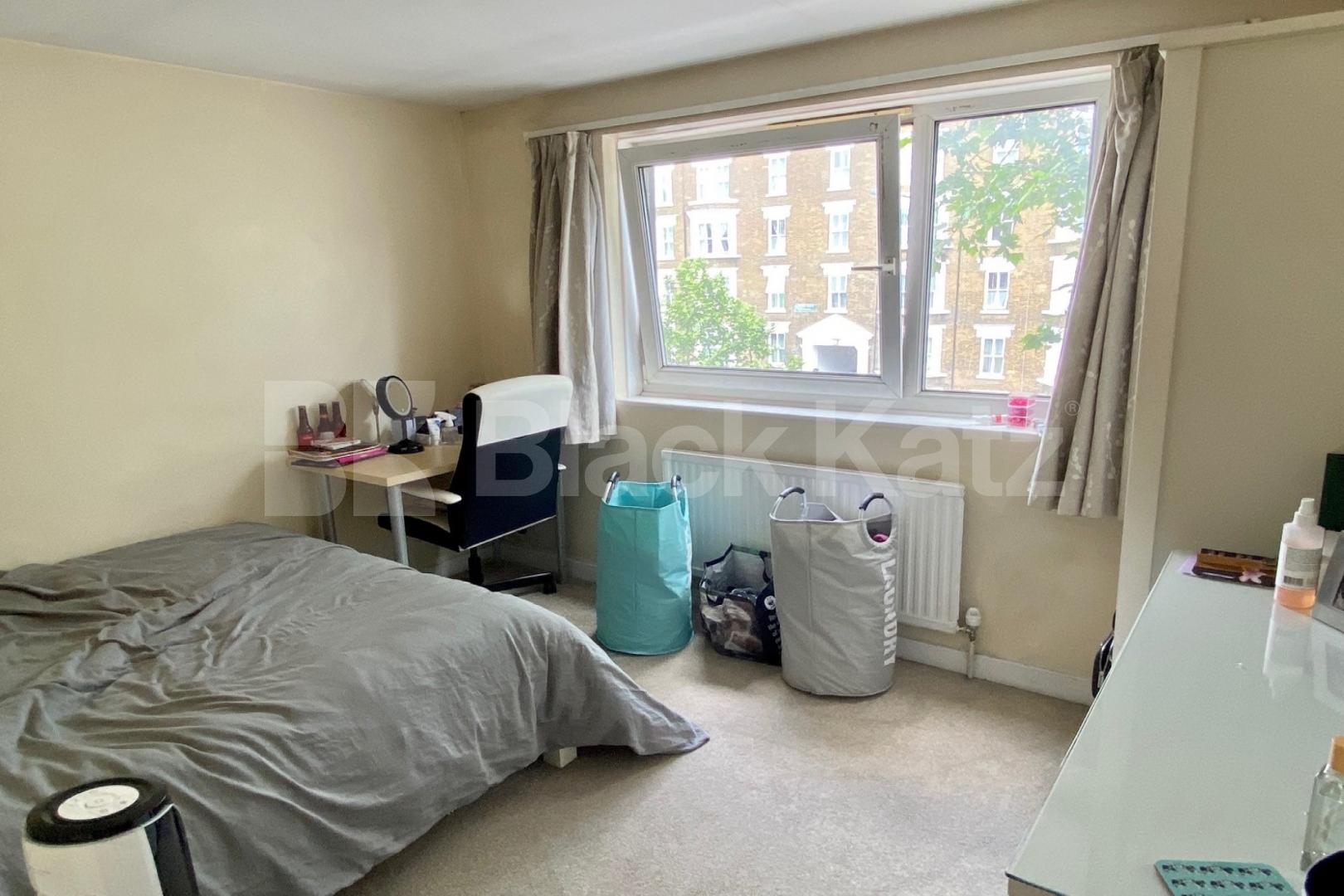 Spacious, bright and airy duplex apartment with private roof terrace Yaldham House Old Kent Road, Borough/London Bridge